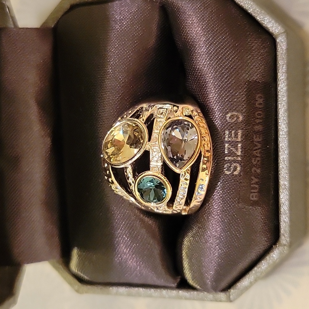 Dillards size 9 ring